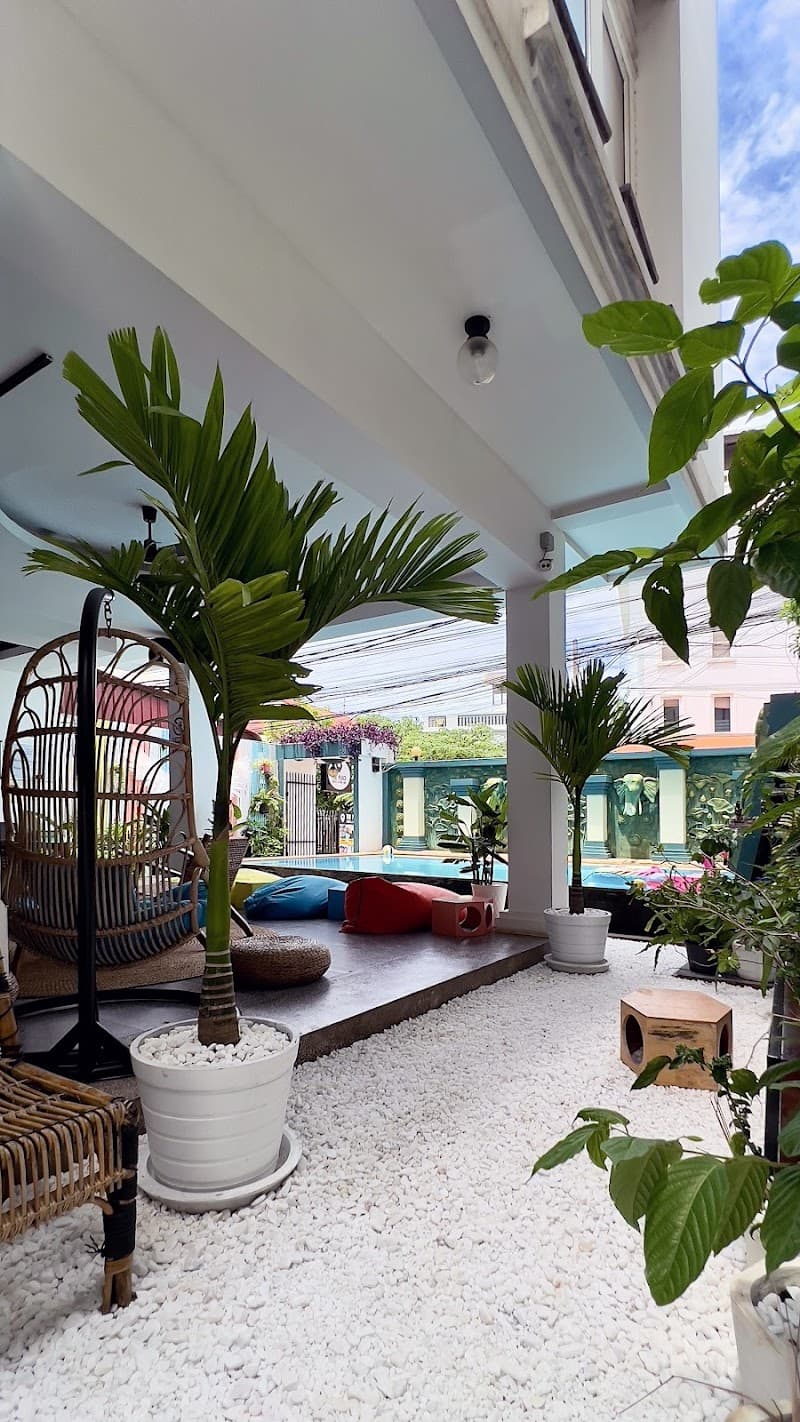 THE PLACE Hostel & Pool Bar - Siem Reap